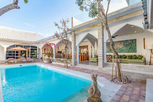 villa rental petitenget