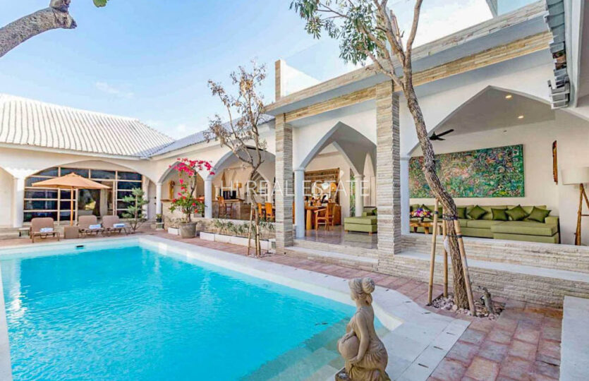 villa rental petitenget